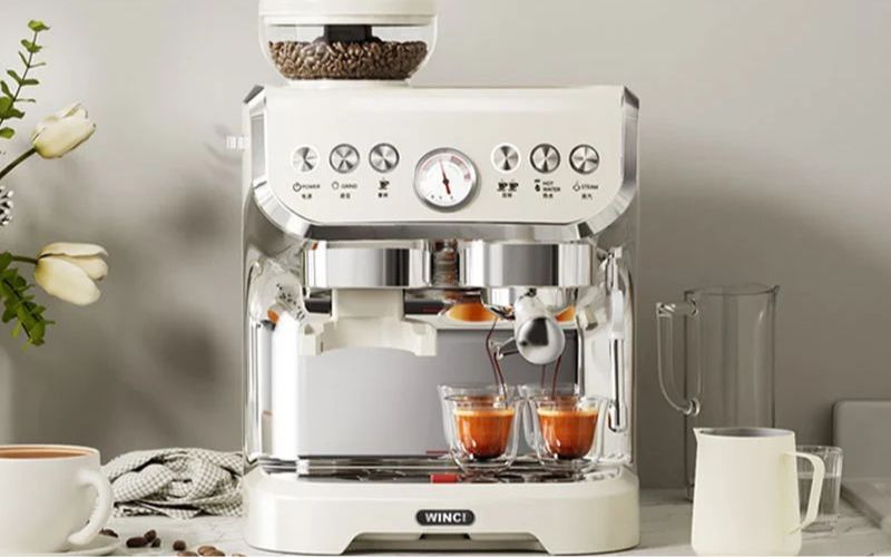 Máy pha cà phê tự động Espresso Winci EM5212 có công suất hoạt động mạnh mẽ